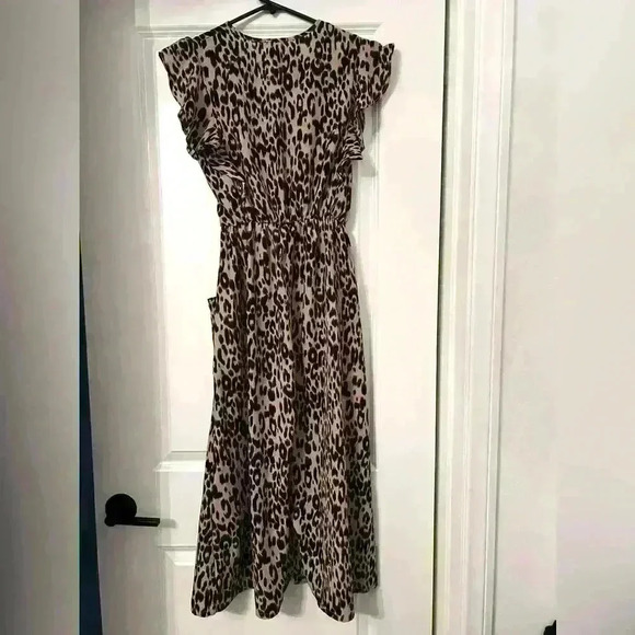 MEDIUM LEOPARD CHEETAH DRESS WITH FLUTTER SLEEVES - Picture 4 of 13